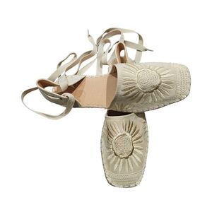 NWT - Embroidered Cream Espadrille Flats - Size 10/10.5